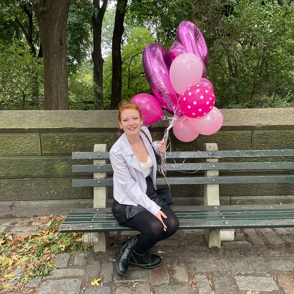 Meet your Posher, Julia - Picture 2 of 2